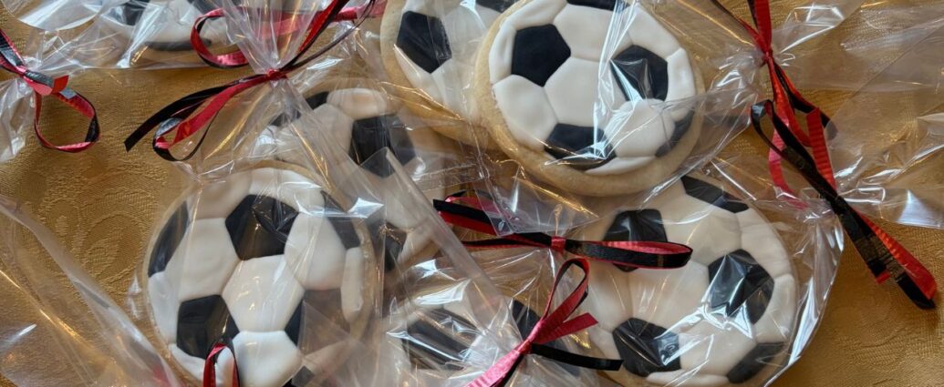sv-soccer-team-cookies-jersey-goalie-soccer-ball-for-banquet